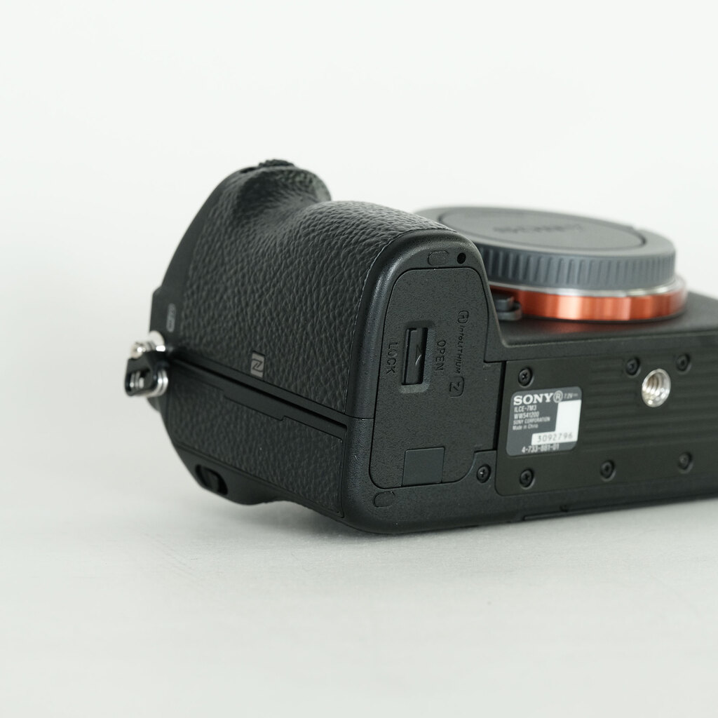 SONY α7 III(ILCE-7M3) SONY α7 III(ILCE-7M3)
