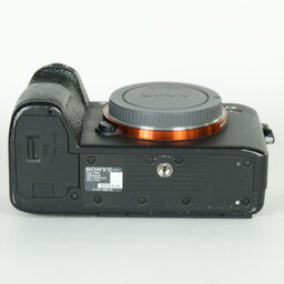 SONY α7R III(ILCE-7RM3) SONY α7R III(ILCE-7RM3)