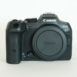 Canon EOS R7 Canon EOS R7