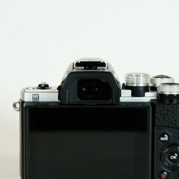 OLYMPUS OM-D E-M10 Mark II