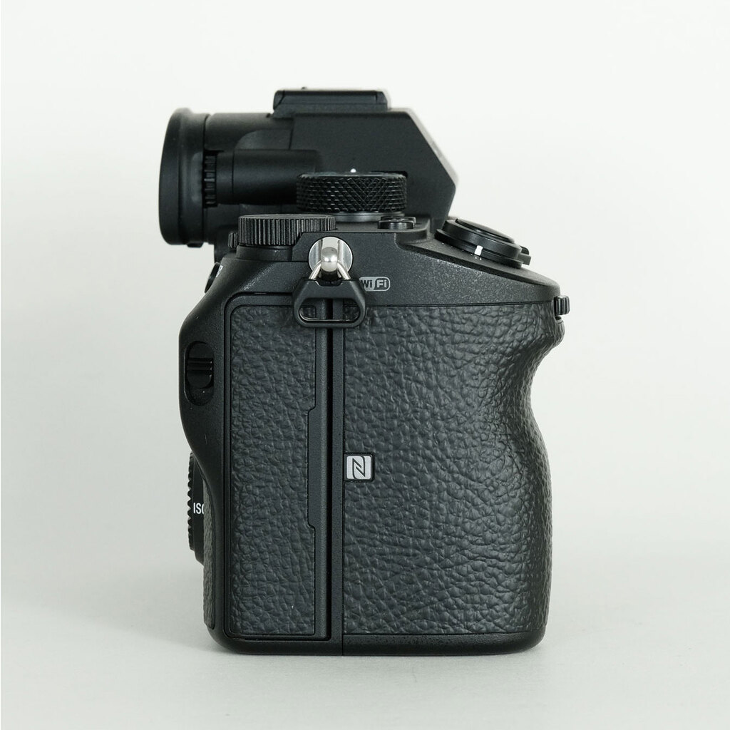 SONY α7 III(ILCE-7M3) SONY α7 III(ILCE-7M3)