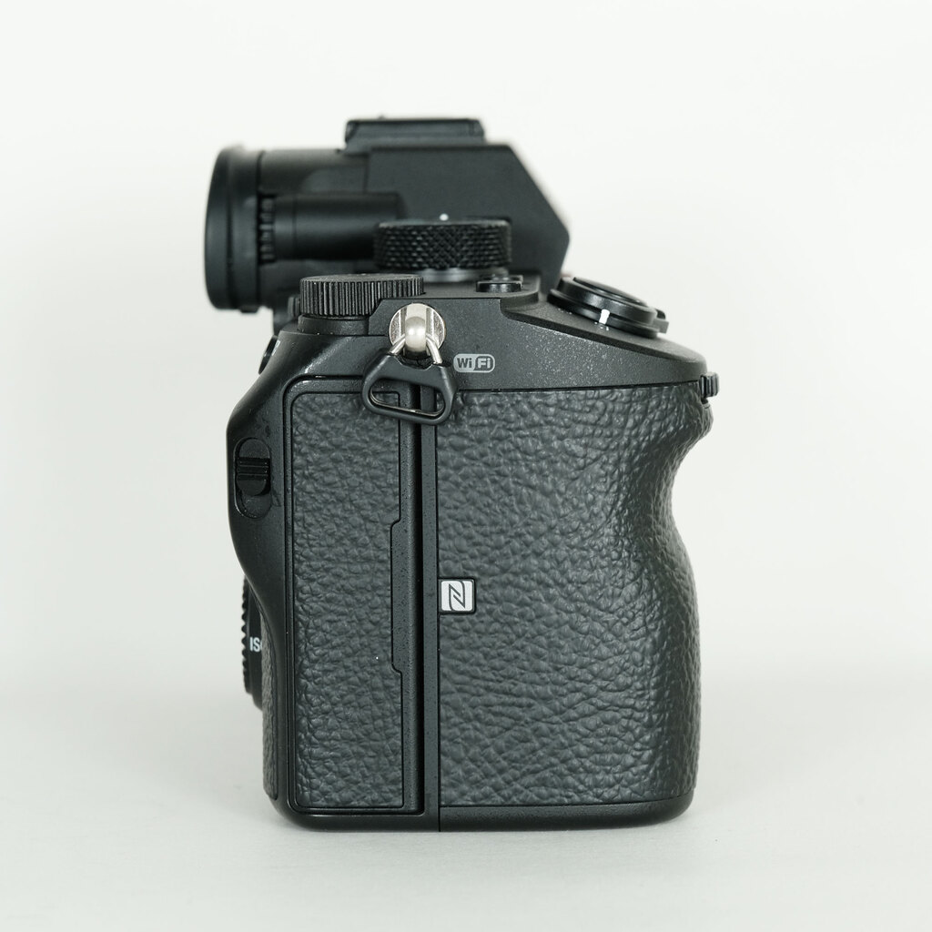 ■新品級■ ソニー SONY ILCE-7M3 ≪シャッター2650回≫ ILCE-7M3 購入 | デジタル一眼カメラ α：アルファ | ソニー