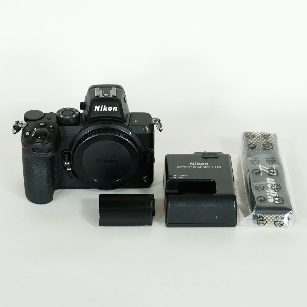 Nikon Z5 Nikon Z5