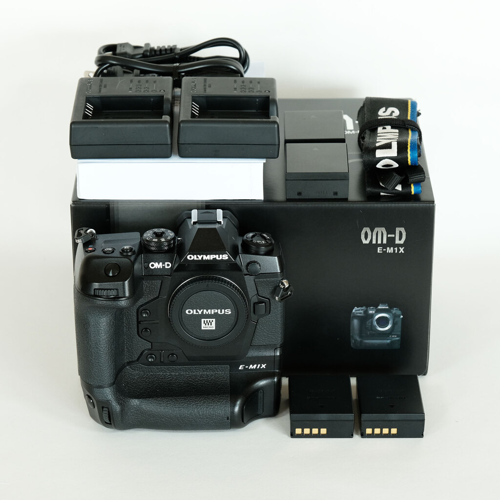 OLYMPUS OM-D E-M1X OLYMPUS OM-D E-M1X