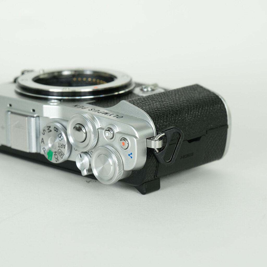OLYMPUS PEN E-P7