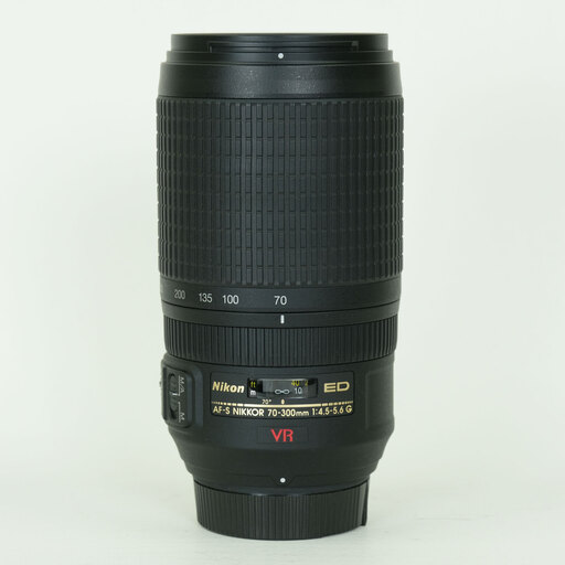Nikon AF-S VR Zoom-Nikkor 70-300mm F4.5-5.6G IF-ED Nikon AF-S VR Zoom-Nikkor 70-300mm F4.5-5.6G IF-ED