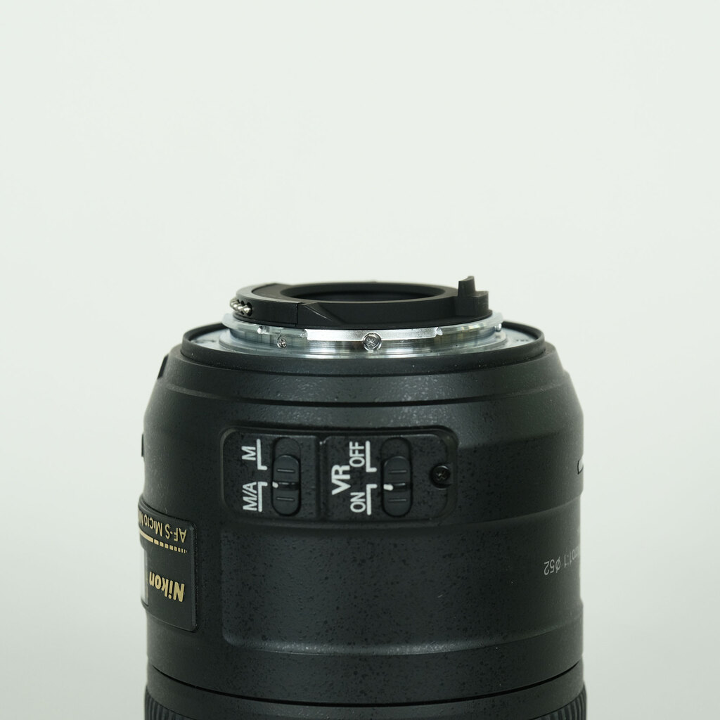 Nikon AF-S DX Micro NIKKOR 85mm F3.5G ED VR Nikon AF-S DX Micro NIKKOR 85mm F3.5G ED VR