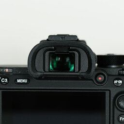 SONY α7RIII ボディ ILCE-7RM3A   【後期モデル 液晶下部にSONYロゴなし】