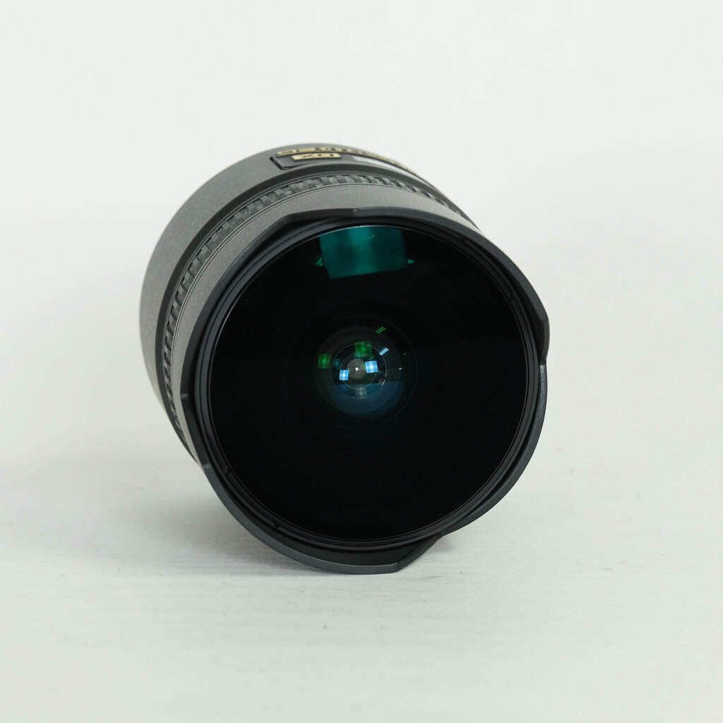 Nikon AF DX Fisheye-Nikkor 10.5mm F2.8G ED Nikon AF DX Fisheye-Nikkor 10.5mm F2.8G ED