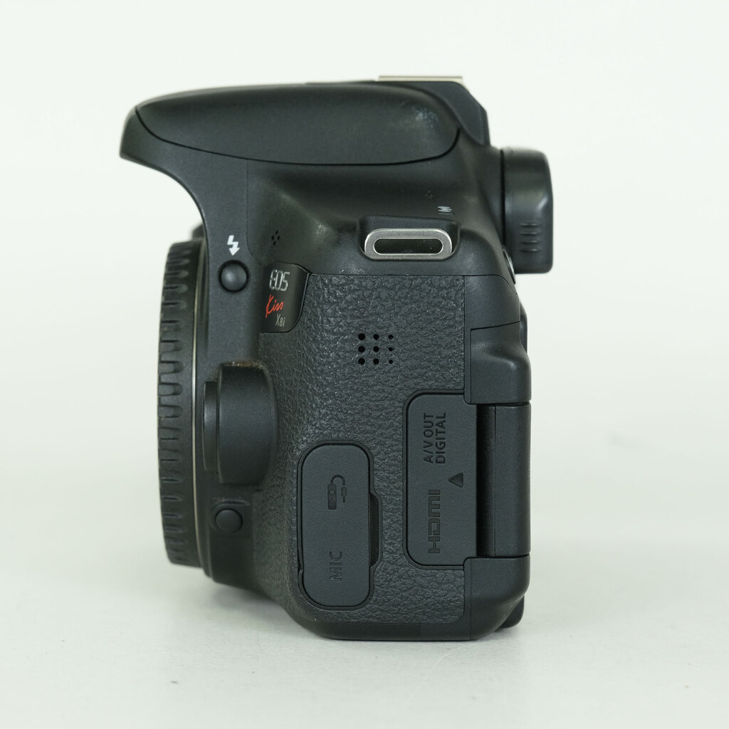 Canon EOS Kiss X8i Canon EOS Kiss X8i