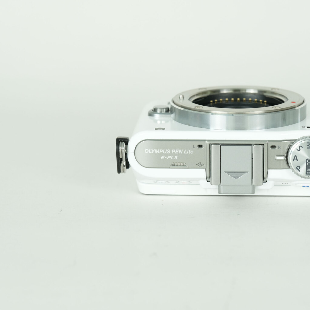 OLYMPUS PEN Lite E-PL3 ボディ ホワイトの出品 | ONE SCENE（ワンシーン）