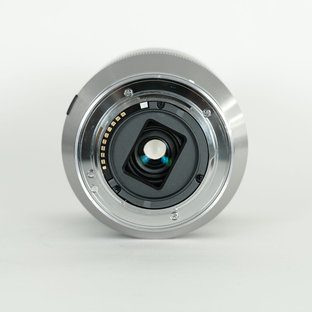 SONY E18-200mm F3.5-6.3 OSS SEL18200