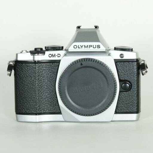 OLYMPUS OM-D E-M5 ボディ シルバー