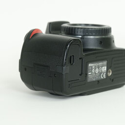 Nikon D3000 ボディ