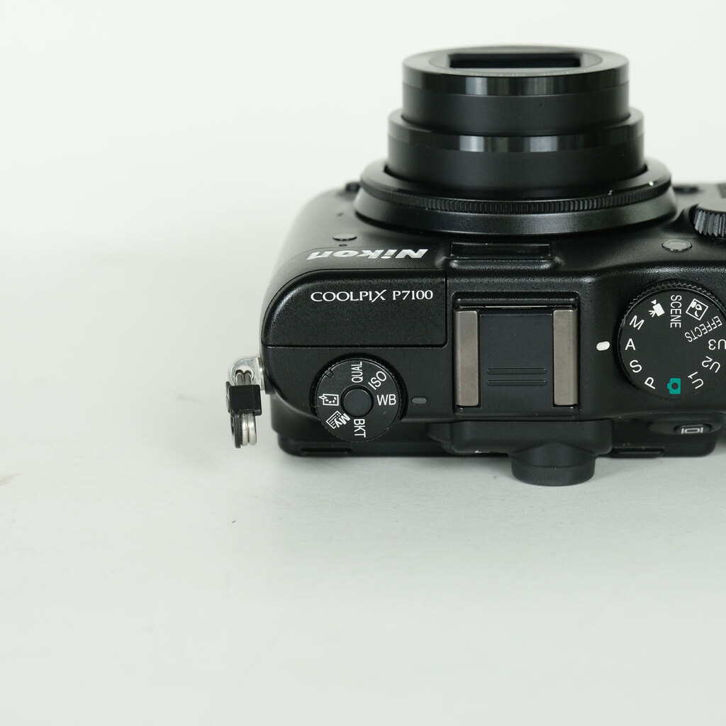 Nikon COOLPIX P7100 ブラックの出品 | ONE SCENE（ワンシーン）