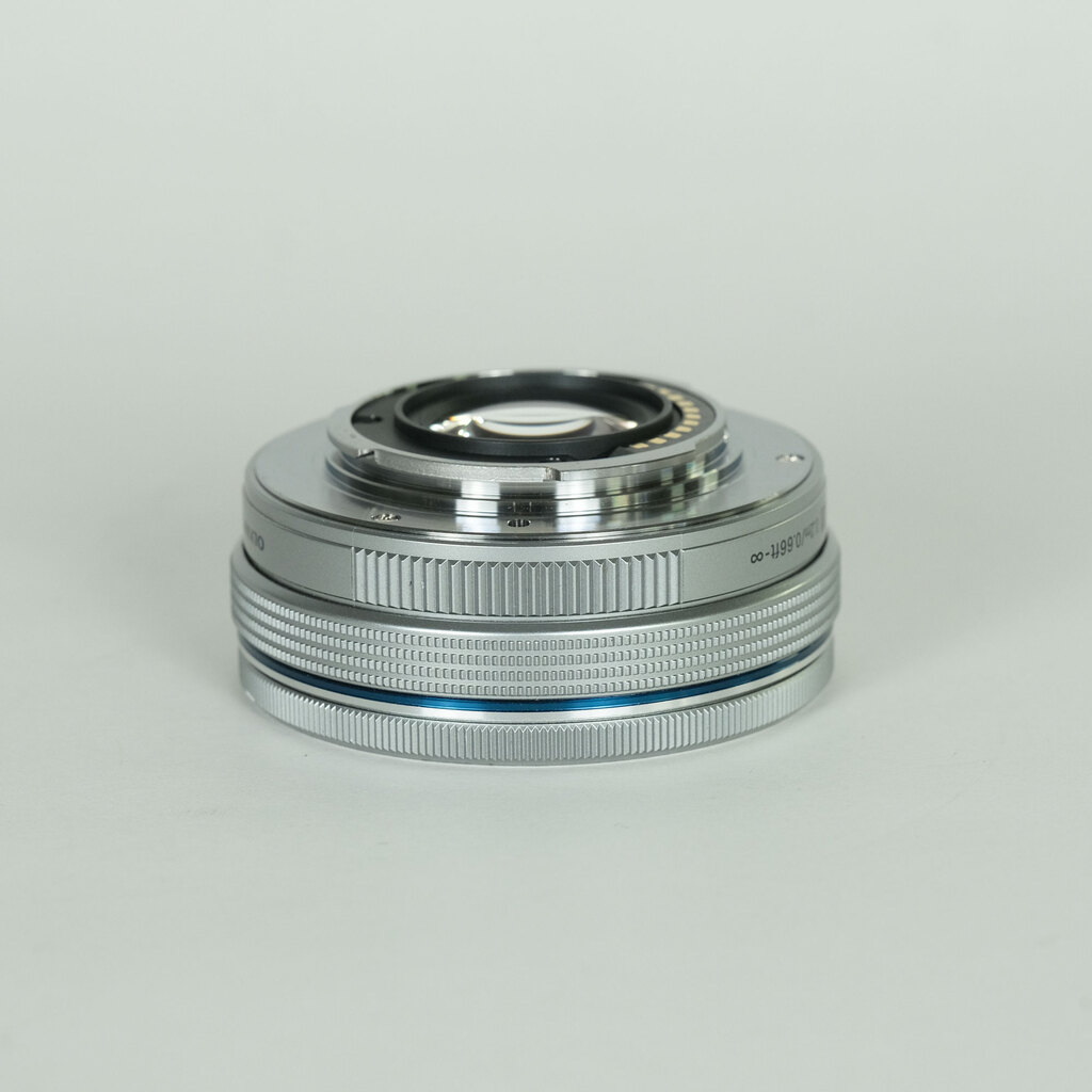 OLYMPUS M.ZUIKO DIGITAL ED 14-42mm F3.5-5.6 EZ シルバー