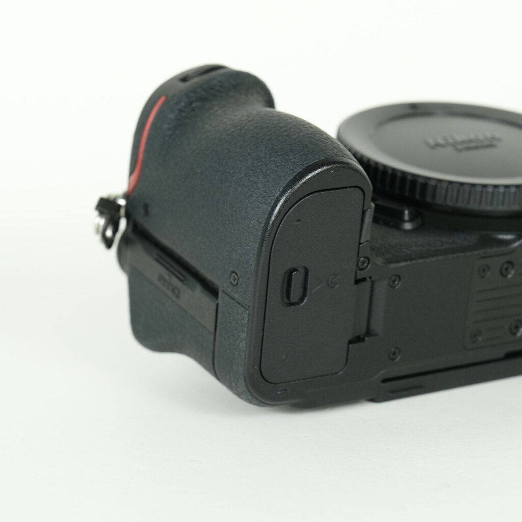Nikon Z6IIの出品 | ONE SCENE（ワンシーン）