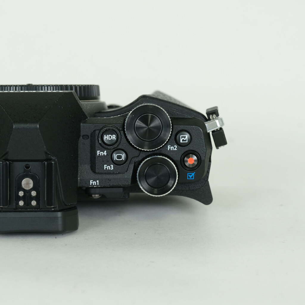 OLYMPUS OM-D E-M5 Mark II