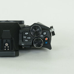 OLYMPUS OM-D E-M5 Mark II