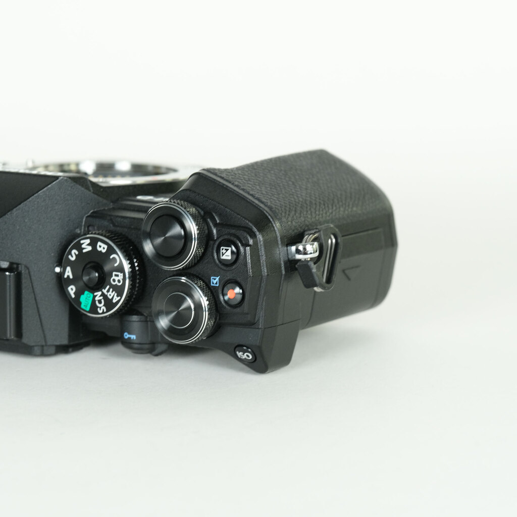 OLYMPUS OM-D E-M5 Mark III