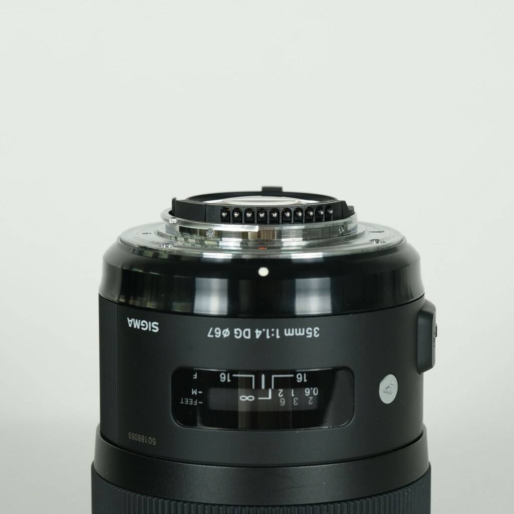 SIGMA 35mm F1.4 DG HSM｜Art [ニコン用]の出品 | ONE SCENE（ワンシーン）