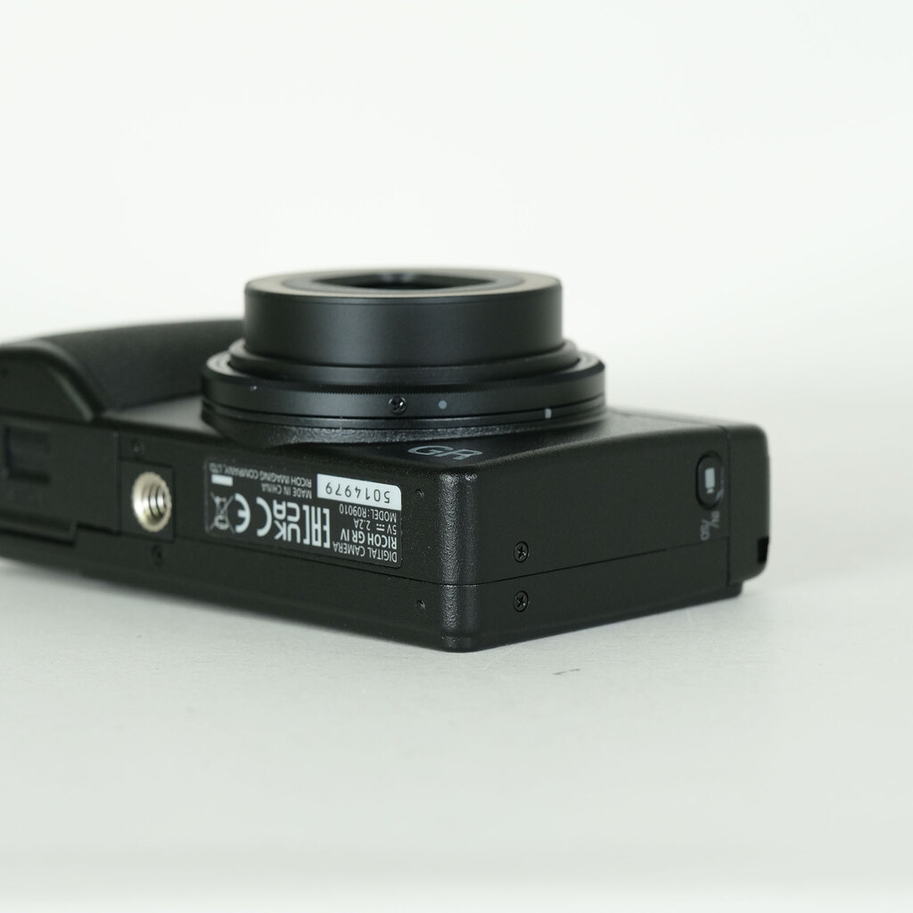 RICOH GR IV