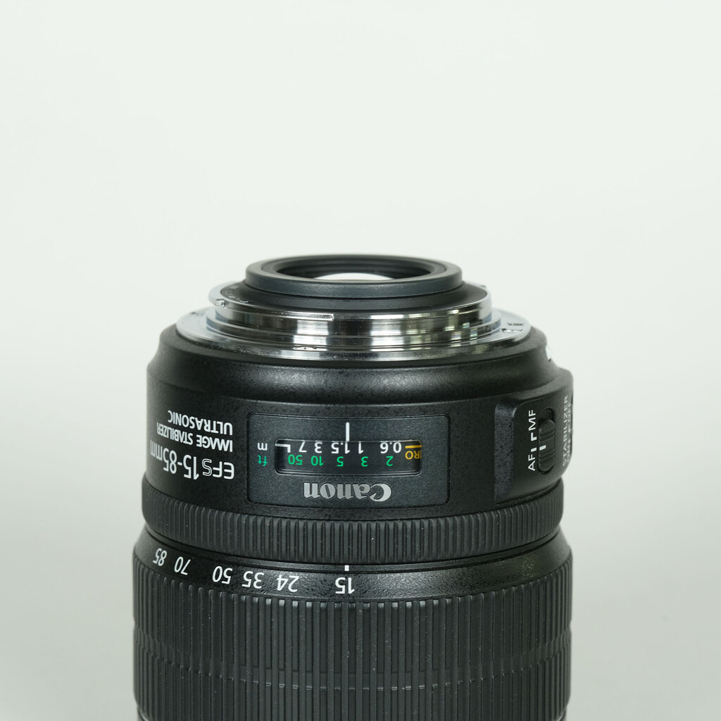 Canon EF-S15-85mm F3.5-5.6 IS USM