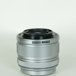 OLYMPUS M.ZUIKO DIGITAL 14-42mm F3.5-5.6IIR シルバー