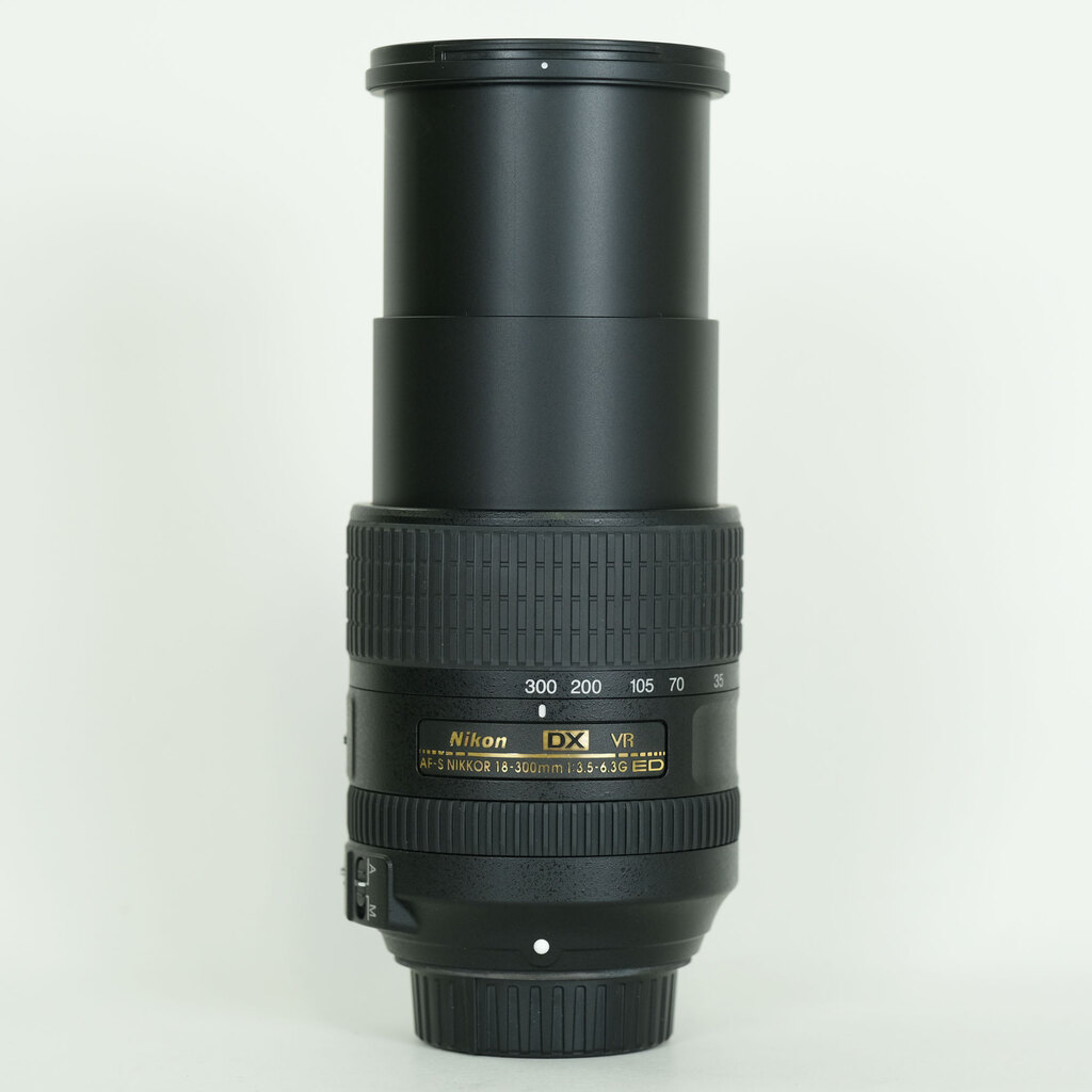 Nikon AF-S DX NIKKOR 18-300mm f/3.5-6.3G ED VR