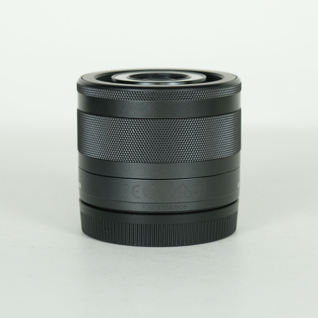 Canon EF-M28mm F3.5 マクロ IS STMの出品 | ONE SCENE（ワンシーン）
