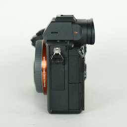 SONY α7 III（ILCE-7M3）の出品 | ONE SCENE（ワンシーン）