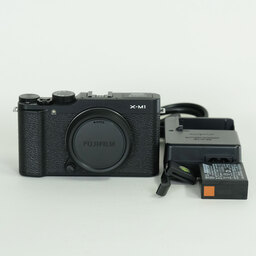 FUJIFILM X-M1 ボディ ブラック