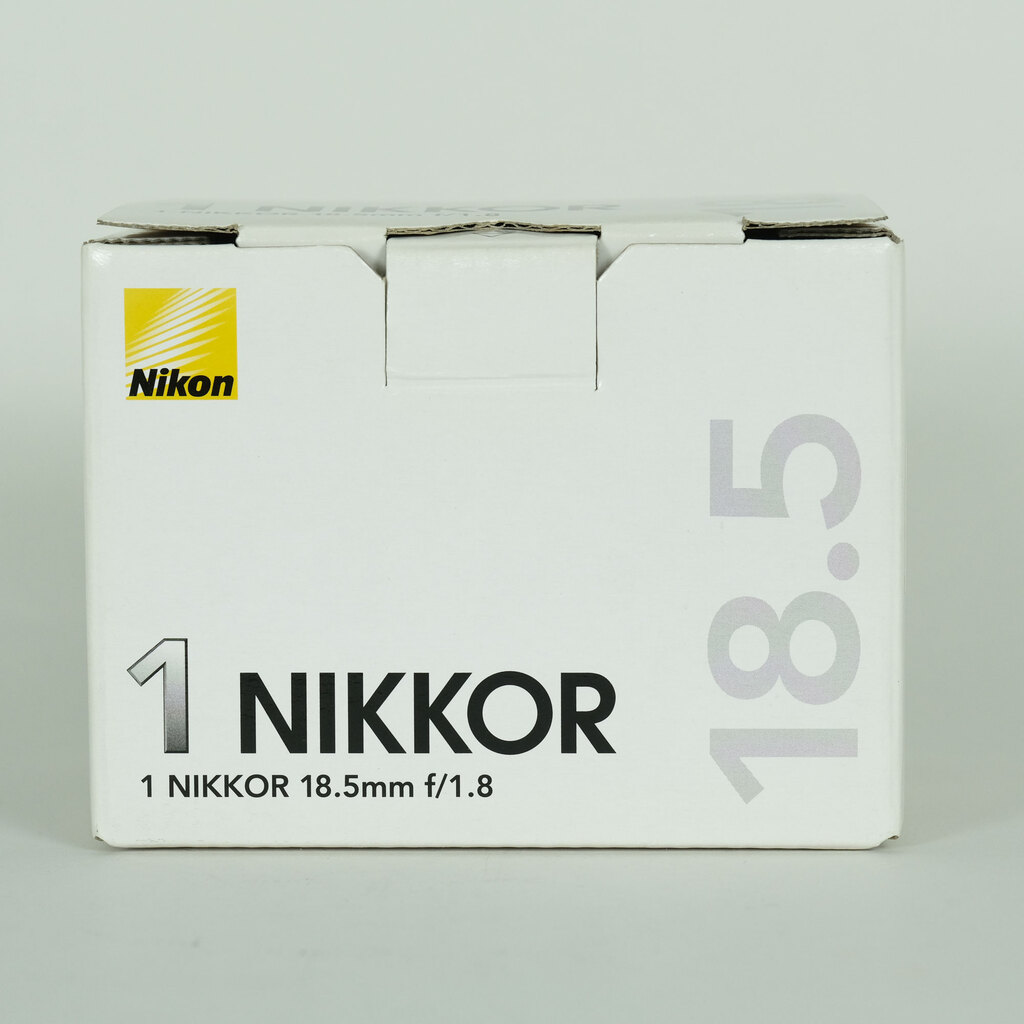 Nikon 1 NIKKOR 18.5/1.8 ホワイト Nikon 1 NIKKOR 18.5/1.8 ホワイト