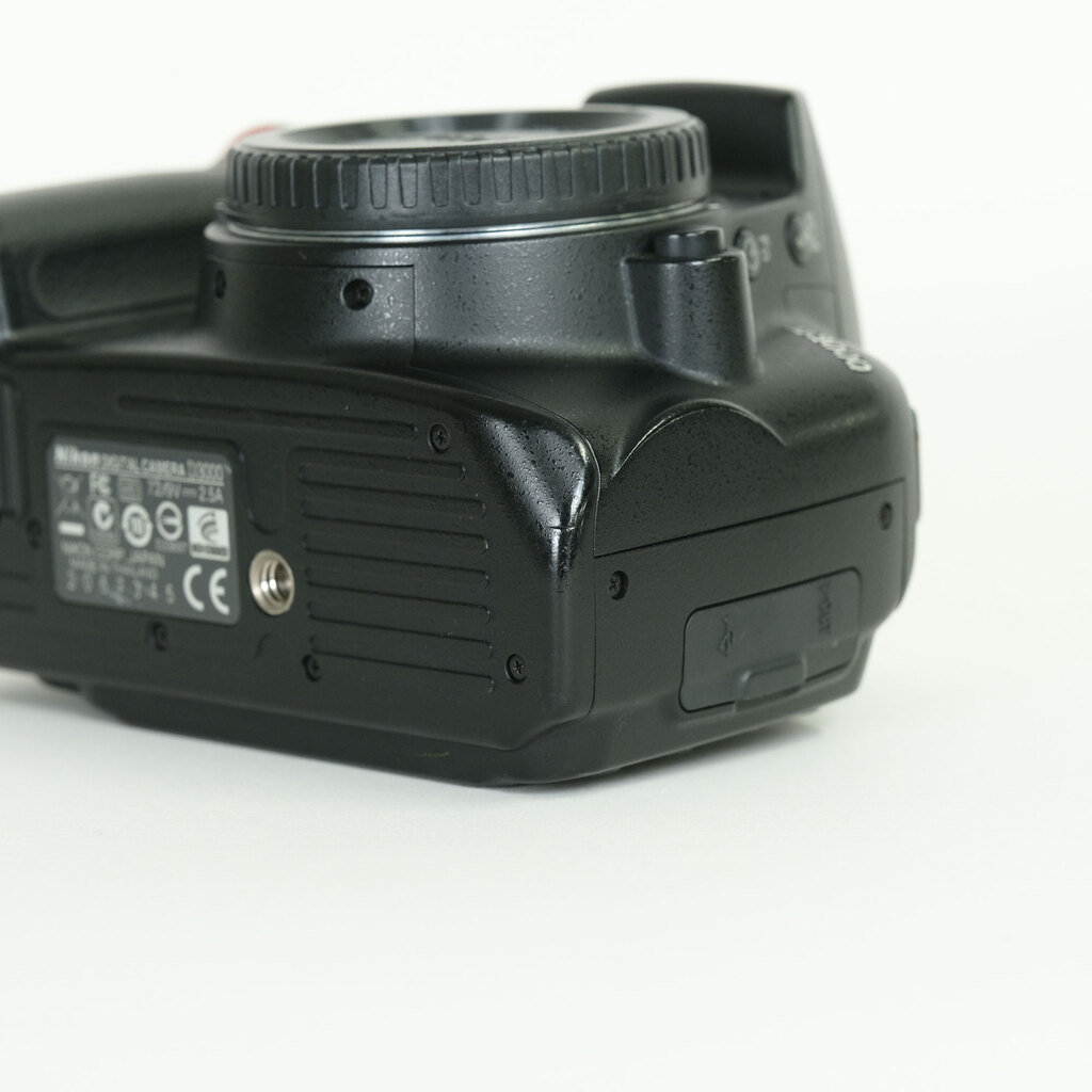 Nikon D3000 ボディ