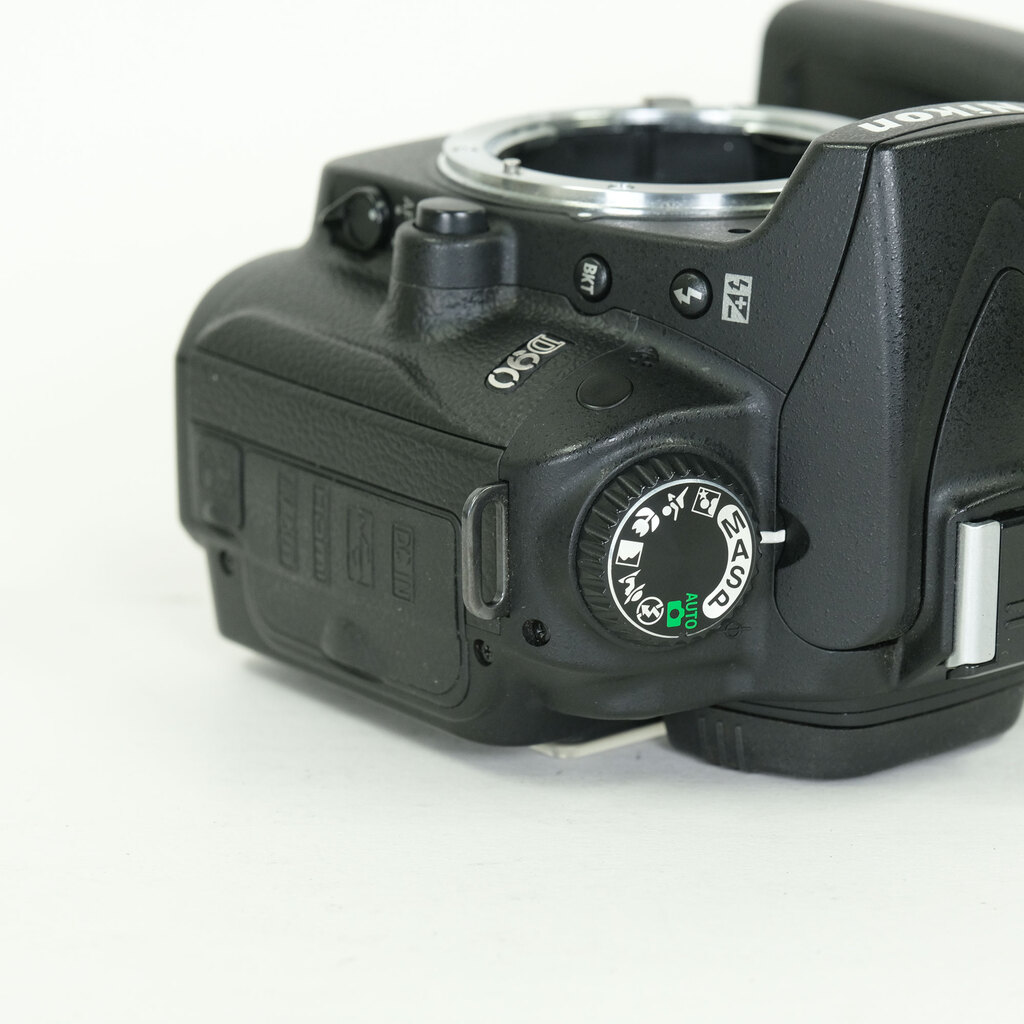 Nikon D90 ボディ