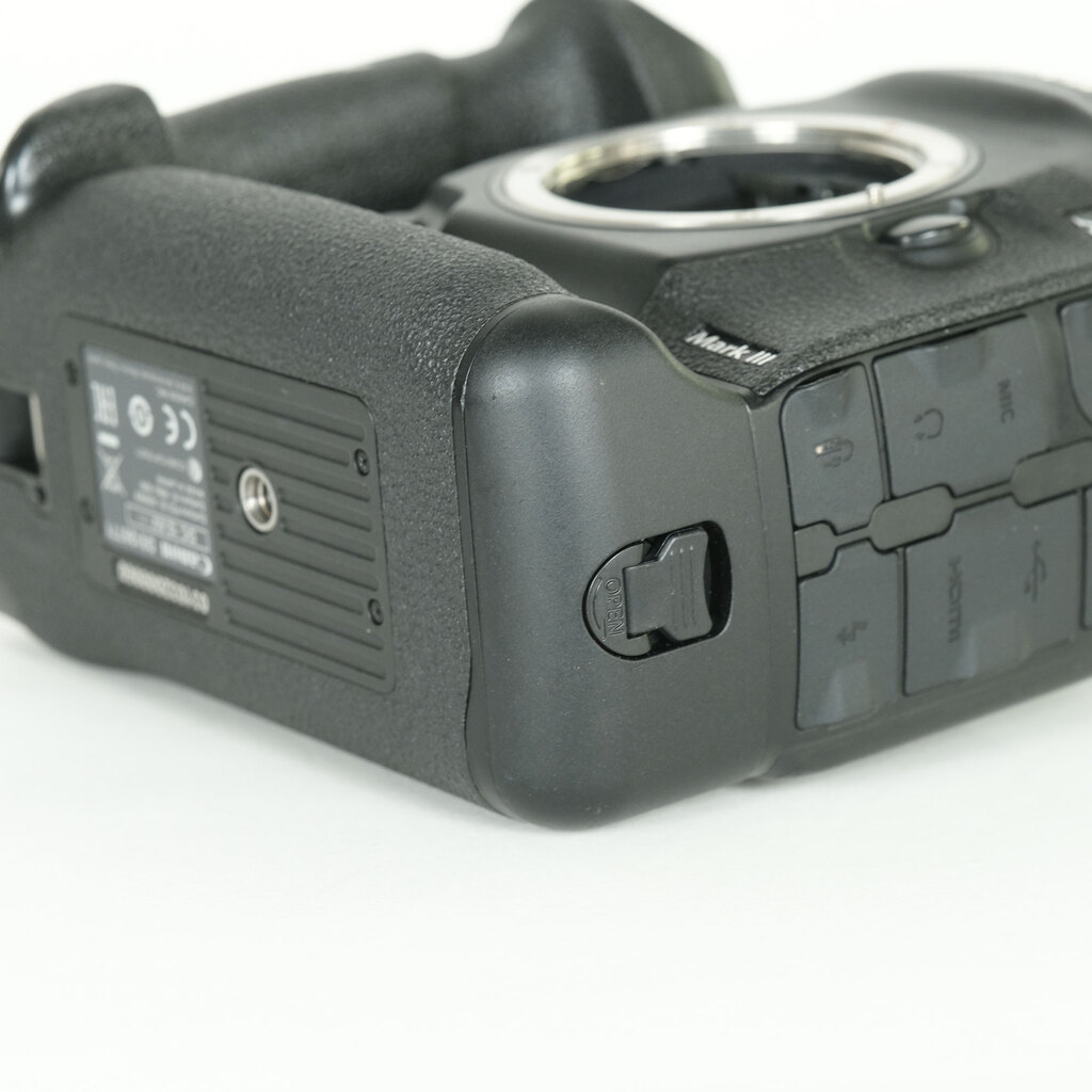 Canon EOS-1D X Mark III