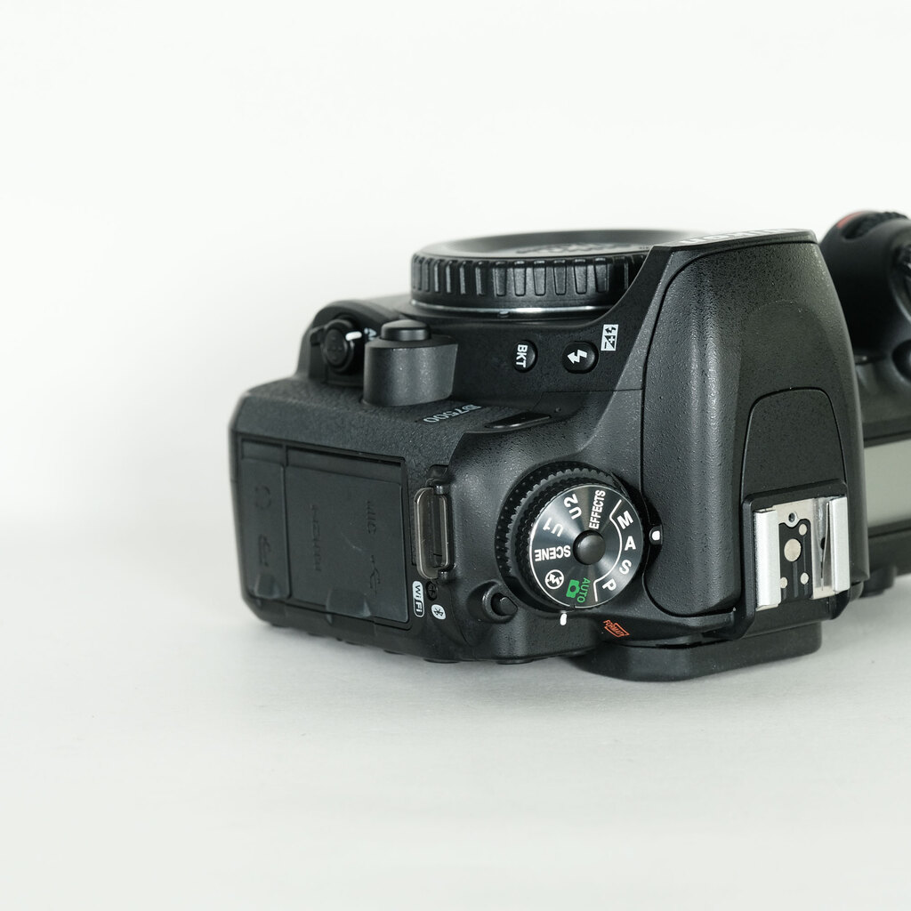 Nikon D7500