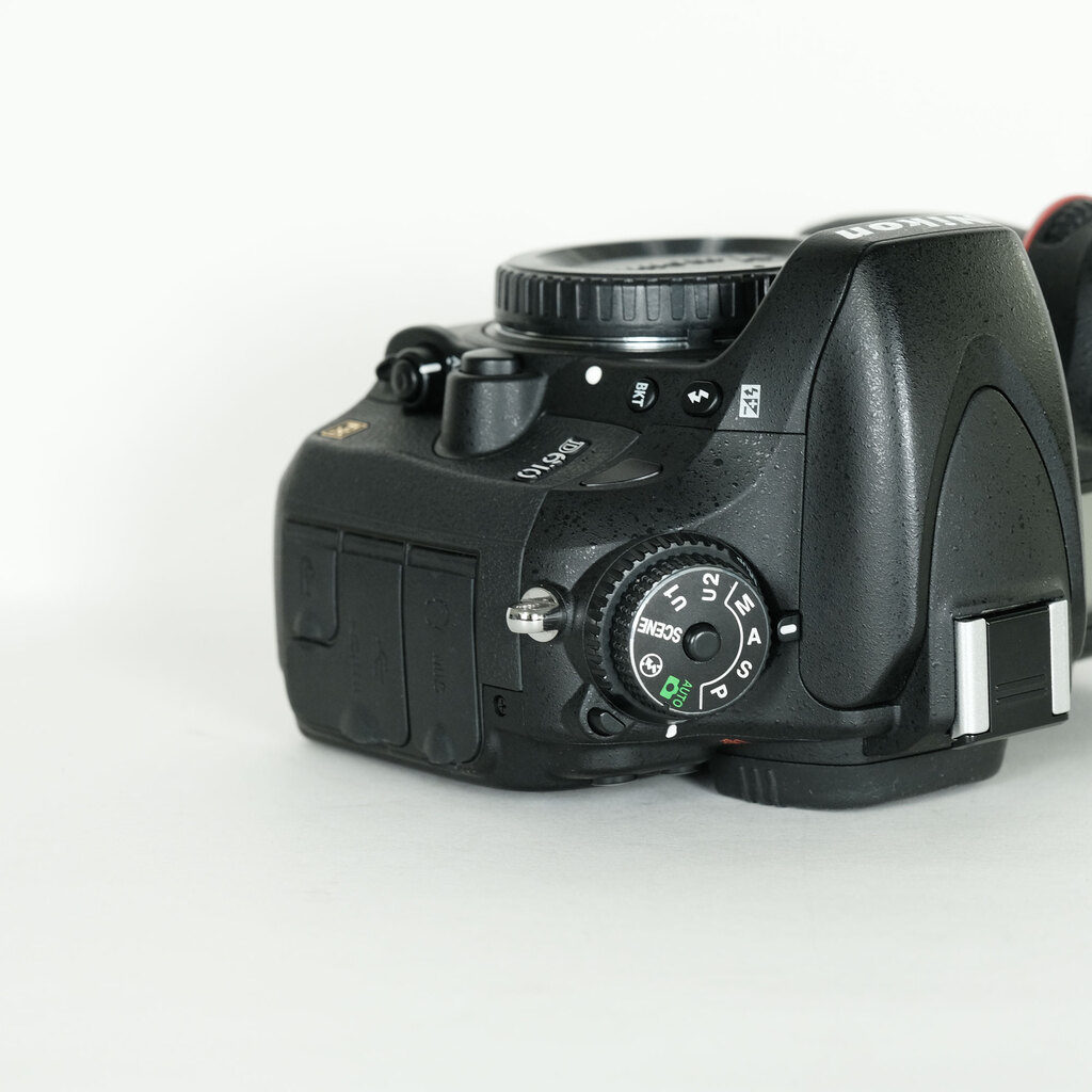 Nikon D610の出品 | ONE SCENE（ワンシーン）