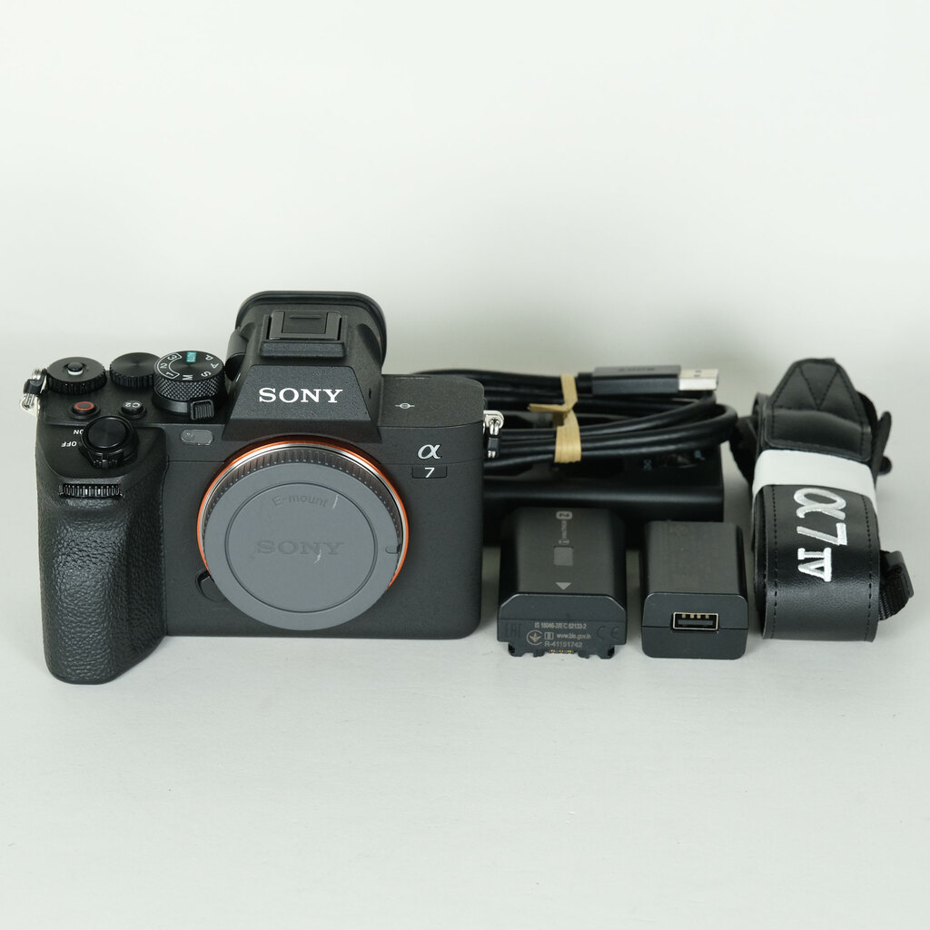 SONY α7 IV（ILCE-7M4）の出品 | ONE SCENE（ワンシーン）