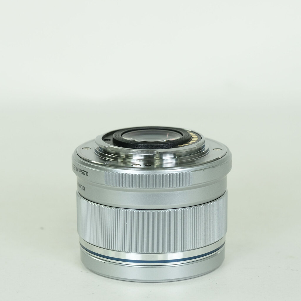 OLYMPUS M.ZUIKO DIGITAL 25mm F1.8 OLYMPUS M.ZUIKO DIGITAL 25mm F1.8