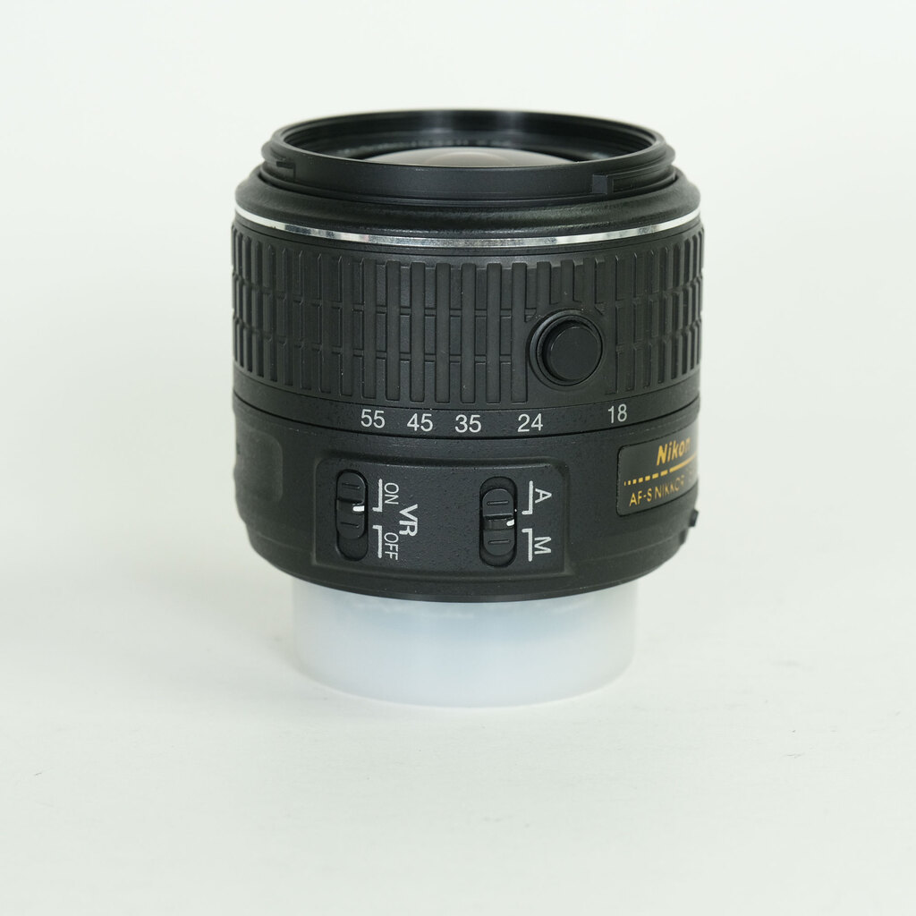 Nikon AF-S DX NIKKOR 18-55mm f3.5-5.6G VR II Nikon AF-S DX NIKKOR 18-55mm f3.5-5.6G VR II