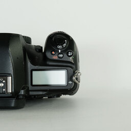 Nikon D780