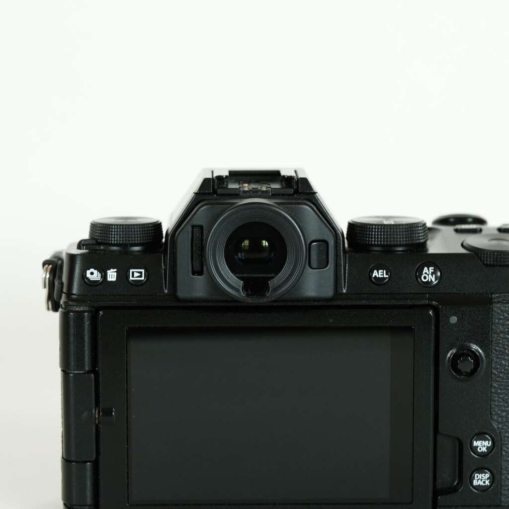 FUJIFILM X-S10
