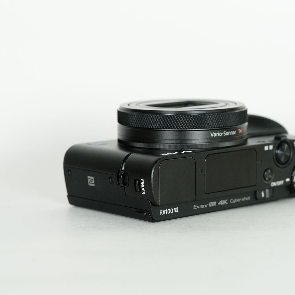 SONY Cyber-shot DSC-RX100M7