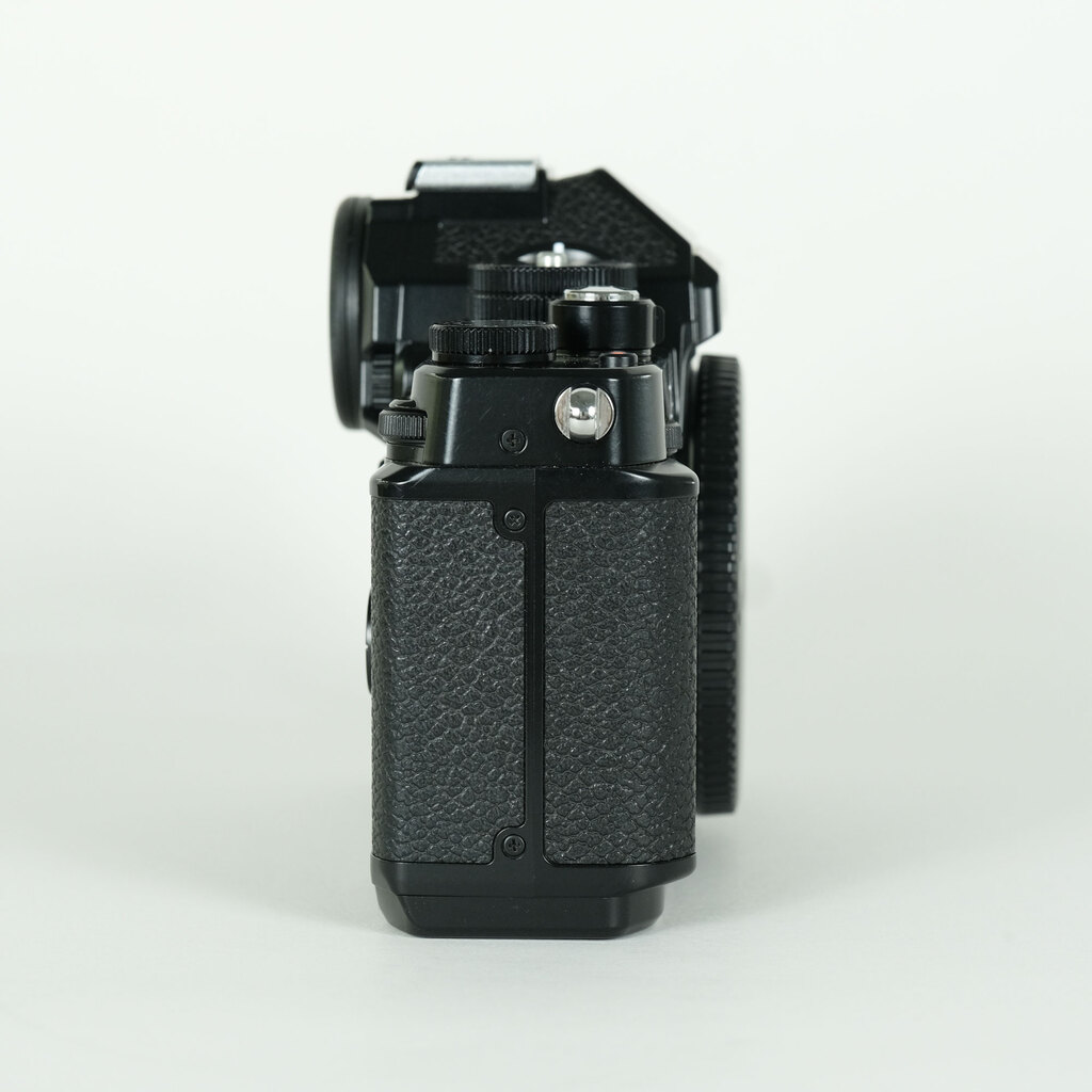 Nikon Z f [�{�f�B]