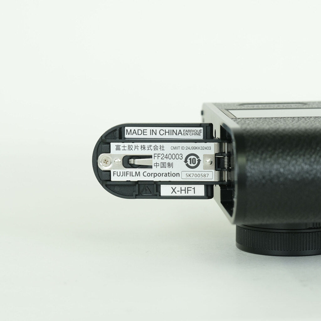 FUJIFILM X half X-HF1