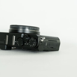 Panasonic LUMIX DMC-GM5ボディ ブラック