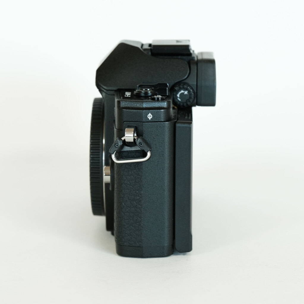 OLYMPUS OM-D E-M10 Mark IV