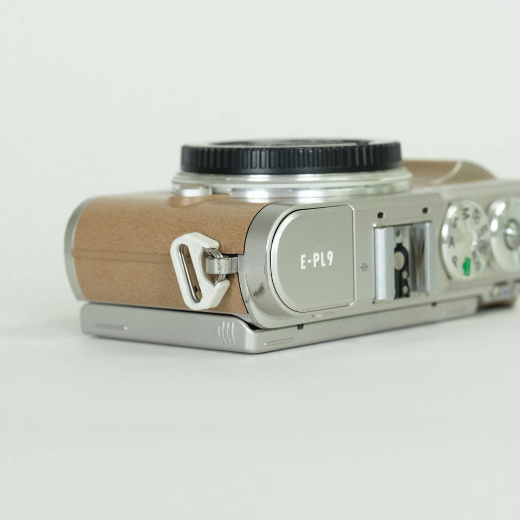 OLYMPUS PEN E-PL9