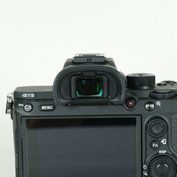SONY α7 III(ILCE-7M3) SONY α7 III(ILCE-7M3)